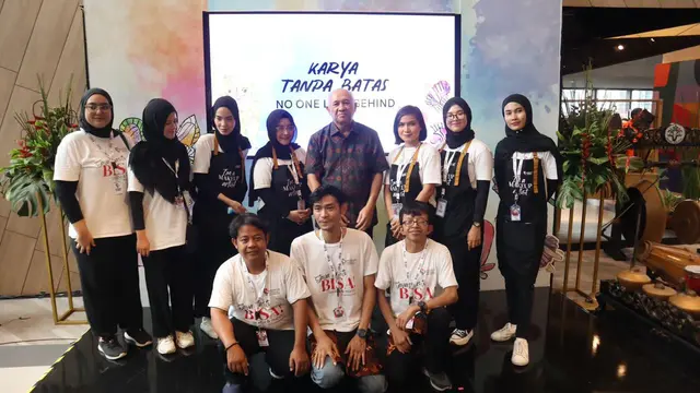 Dalam rangka memperingati Hari Disabilitas Internasional 2023, Perempuan Tangguh Indonesia (PTI) bekerjasama dengan Kementerian Koperasi dan UKM (KemenKopUKM) mengadakan pameran bertajuk 'Karya Tanpa Batas'.