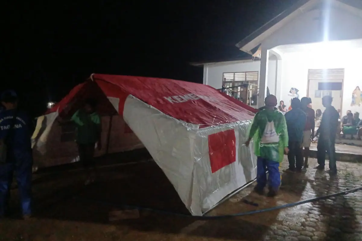 Bantuan Tenda dari Kemensos buat korban banjir Tapanuli Tengah
