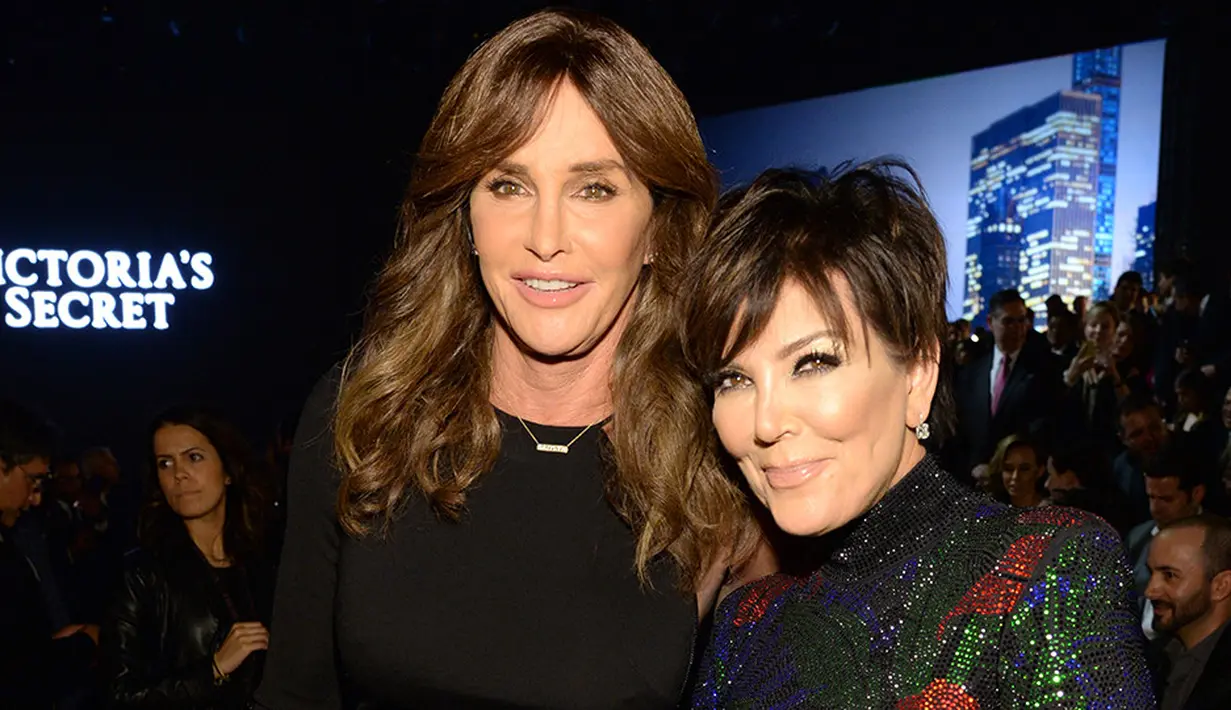 Kendati demikian, semua berubah usai Caitlyn merilis buku yang dianggap menjelekkan hubungannya dengan Kris Jenner. (StyleCaster)