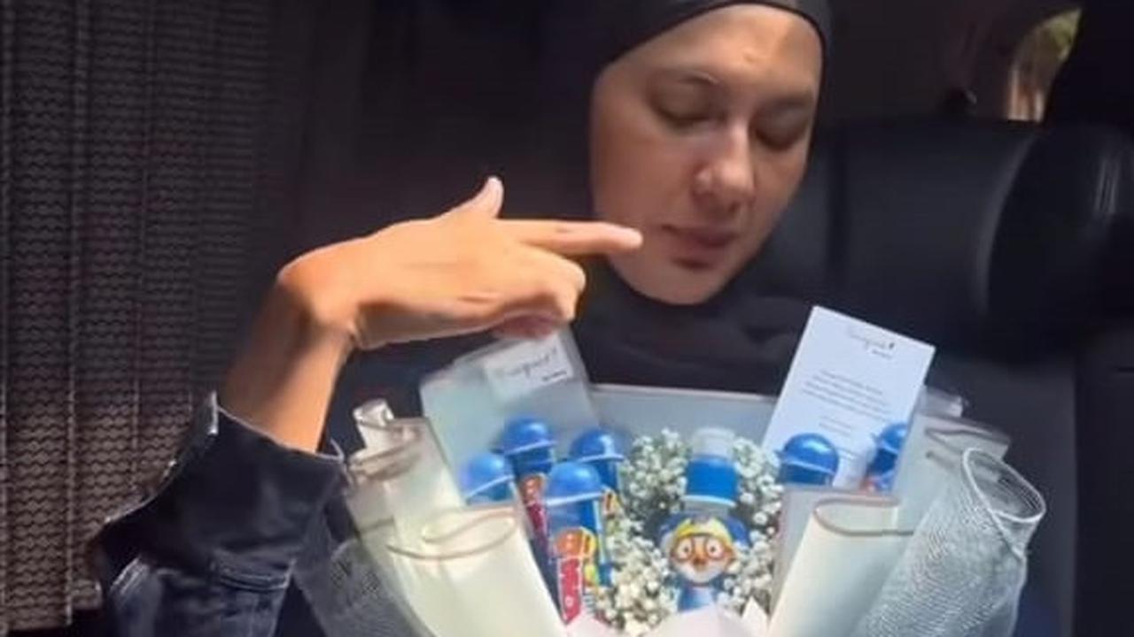 8 Potret Paula Verhoeven Gagal Berikan Kejutan Ulang Tahun untuk Putra Bungsunya, Sudah Siapkan Cokelat hingga Makanan - Hanya Dapati Rumah Kosong