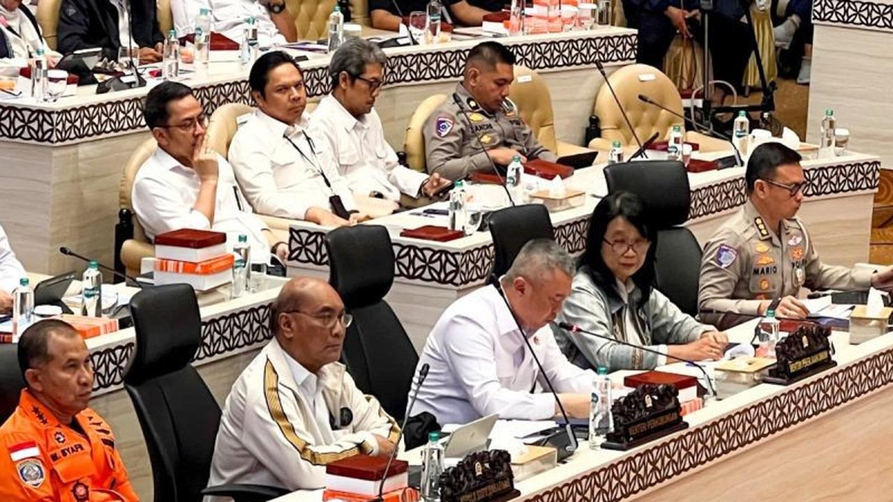 Wamen PU Dorong Percepatan Pembebasan Lahan untuk Atasi Perlintasan Sebidang KA