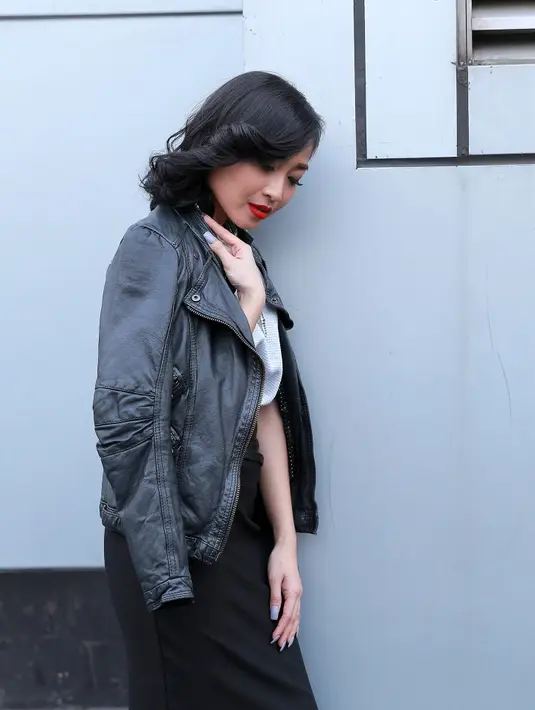 Sebelumnya pada tahun 2010 lalu Rinni Wulandari dikabarkan berpacaran dengan mantan vokalis grup band Drive, Anji. (Galih W. Satria/Bintang.com)