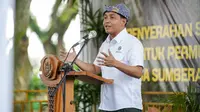 Menhut Serahkan SK Persetujuan Pelepasan Kawasan Hutan untuk Masyarakat Banyuwangi