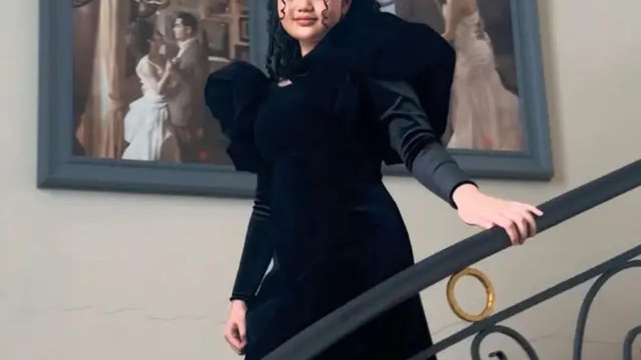 Cari Pengganti Brokat? Ini 6 Bahan Long Dress yang Elegan &amp; Nyaman Dipakai