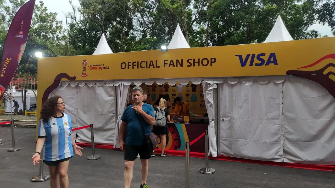 Toko merchandise Piala Dunia U-17 2023