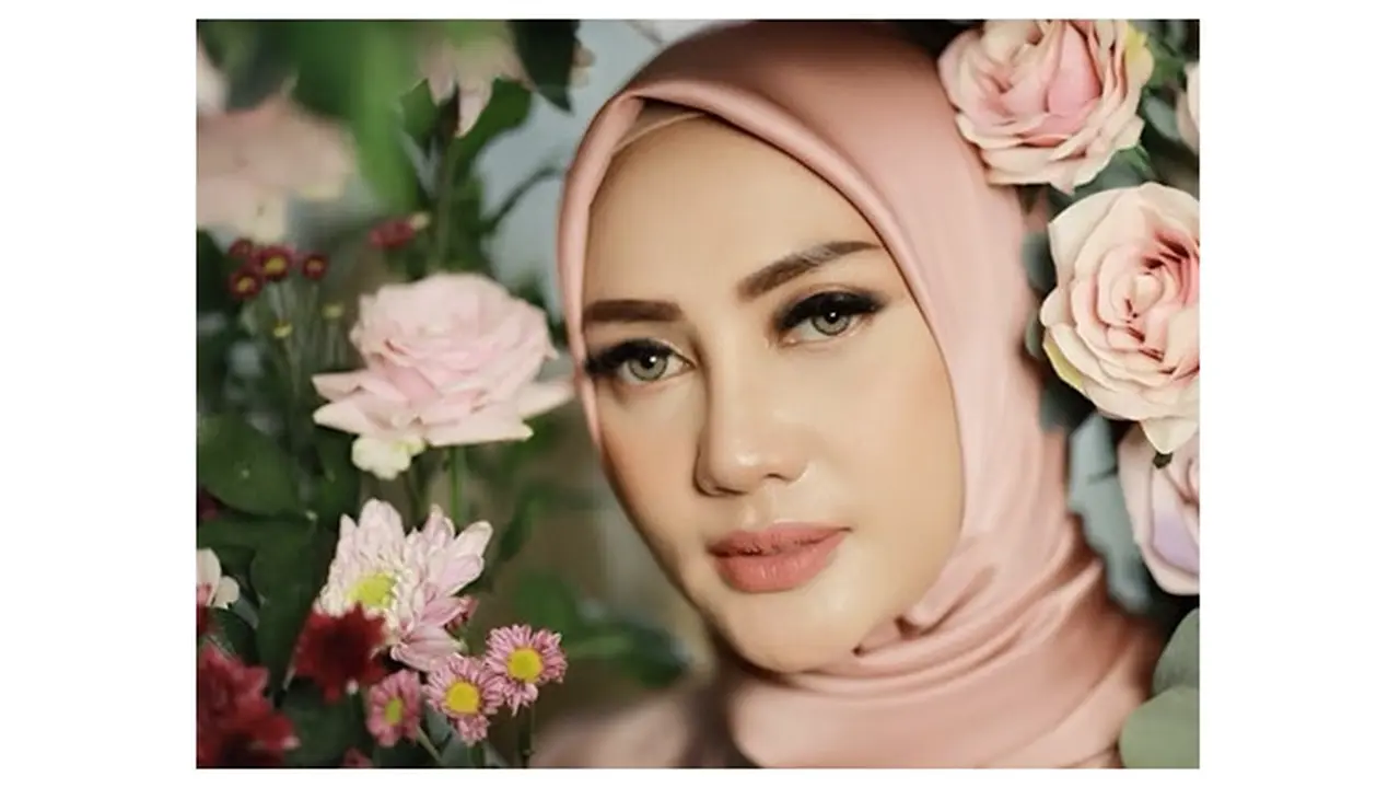 6 Potret Maternity Yulita MasterChef, Anggun dengan Floral Head