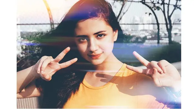 6 Pesona Alya Avivah, Kakak Aliando Syarif yang Cantik dan Memesona
