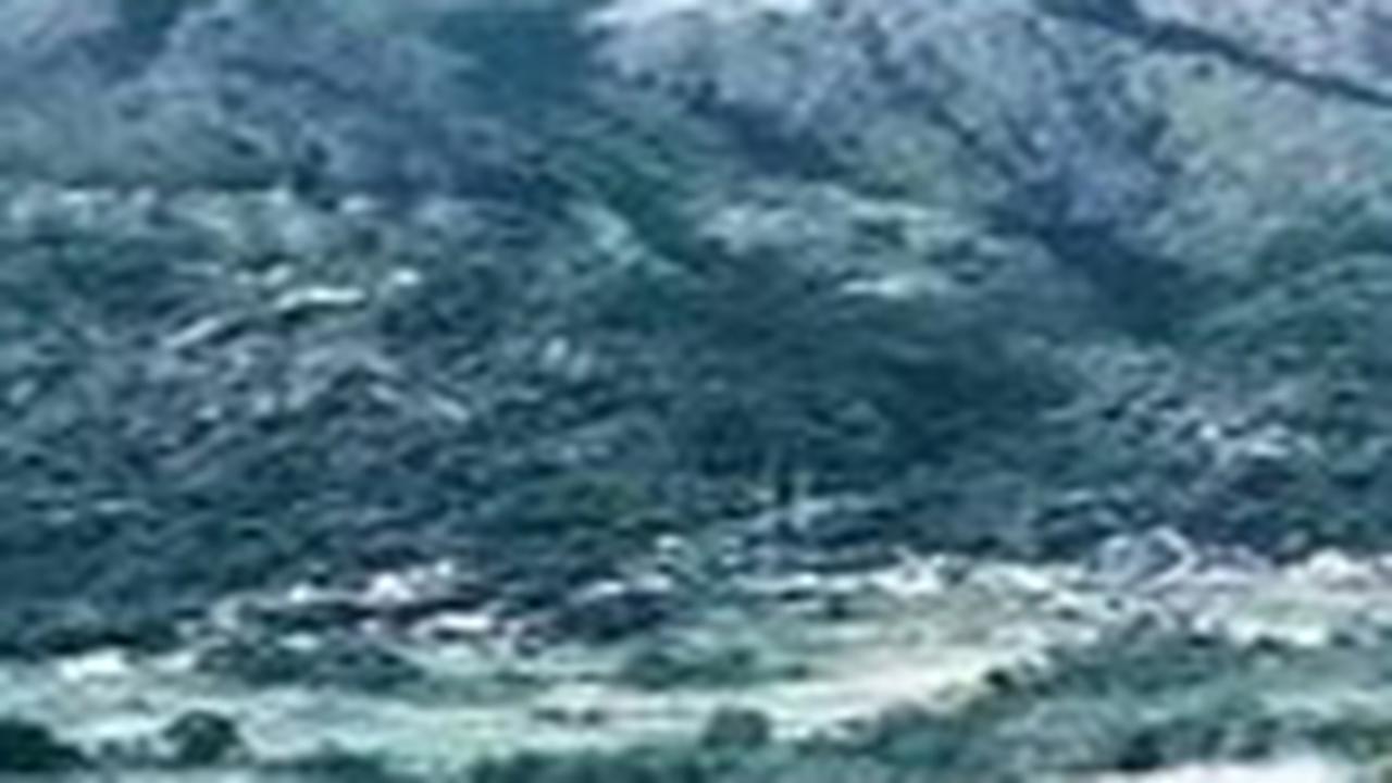 Sebelumnya, Gunung Marapi yang berada di Kabupaten Agam, Sumatera Barat ini erupsi pada Minggu (3/12) sore.<br>