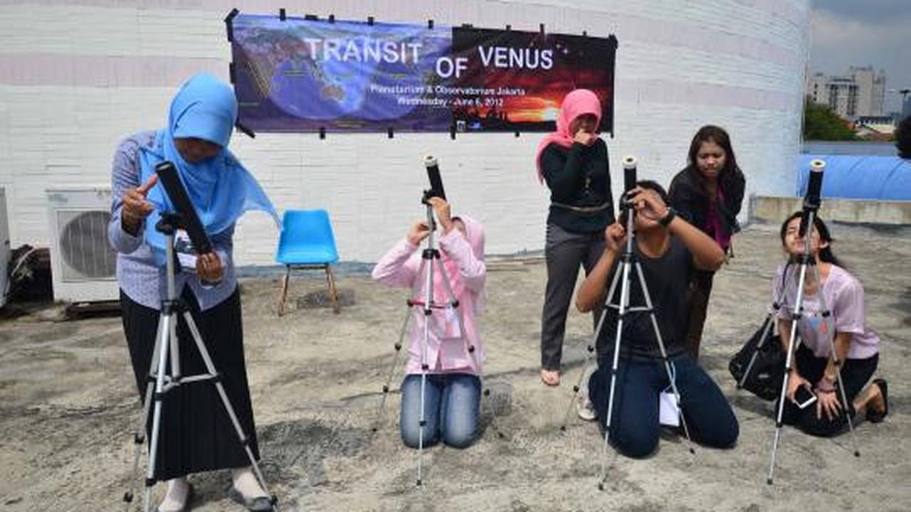 Lihat Venus, warga Jakarta padati Planetarium