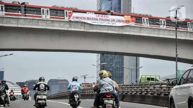 FOTO: LRT Jabodebek Uji Beban di Jembatan Bentang Panjang