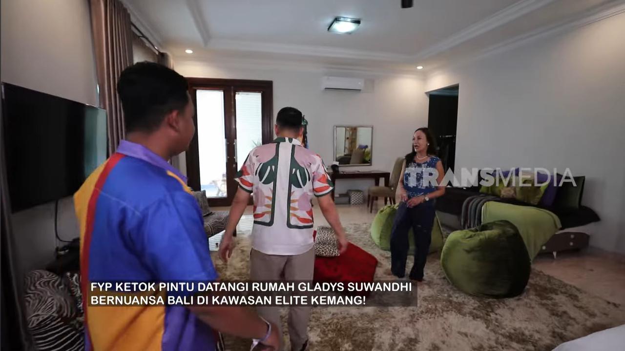Potret Rumah Mewah Gladys Suwandhi Bernuansa Bali di Menteng, Ada Kolam Renang & Kamar Seluas Lapangan Futsal