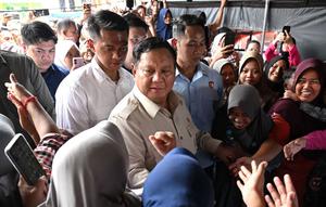 Presiden Prabowo Subianto saat meninjau warga terdampak banjir di sejumlah daerah di Provinsi Sumatera Utara. (Dok. Biro Pers Presiden)