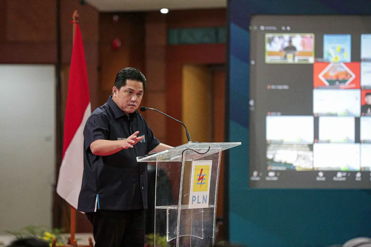 Menteri BUMN Erick Thohir  saat datang ke kantor PLN untuk menyapa Serikat Pekerja dan Milenial PLN, pada Kamis, 7/4/2022).