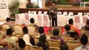Presiden Joko Widodo memberi sambutan saat acara pemabayaran zakat di Istana Negara, Jakarta, Senin (28/5). Presiden dan sekitar 300 pejabat kementerian/lembaga tinggi negara dan direksi BUMN membayar zakat melalui Baznas. (Liputan6.com/Angga Yuniar)