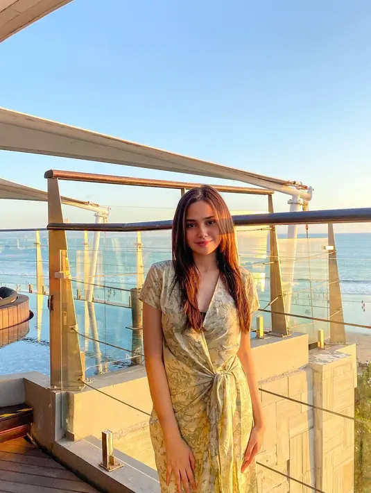 <p>Syifa Hadju bersaing dengan pesohor dunia. Salah satunya ada bintang drama Korea, So Yea Ji yang juga masuk jajaran nominasi 100 Perempuan Tercantik di dunia versi TC Candler. (FOTO: instagram.com/syifahadjureal)</p>