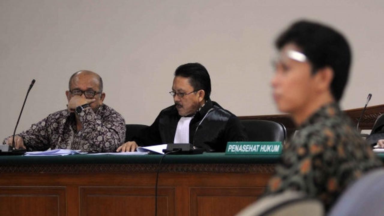 Sidang korupsi Alkes, terdakwa Mulya A Hasjmy dengarkan saksi ahli