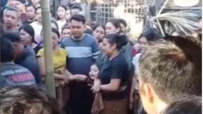 Tangis Histeris Anak Depan Jasad Ayahnya Tewas Dikeroyok Usai Dituduh Curi Ayam