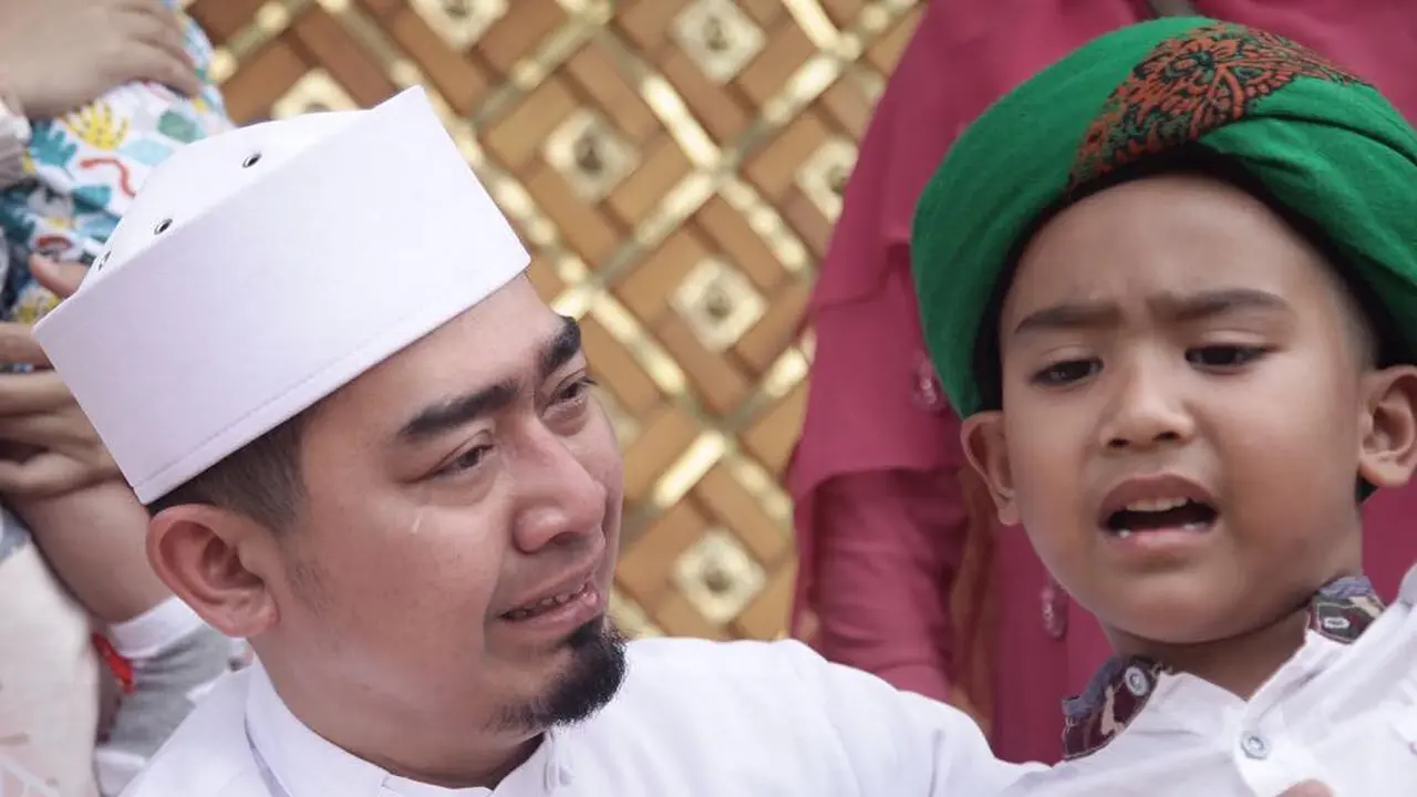 [Bintang] Ustaz Solmed dan April Jasmine