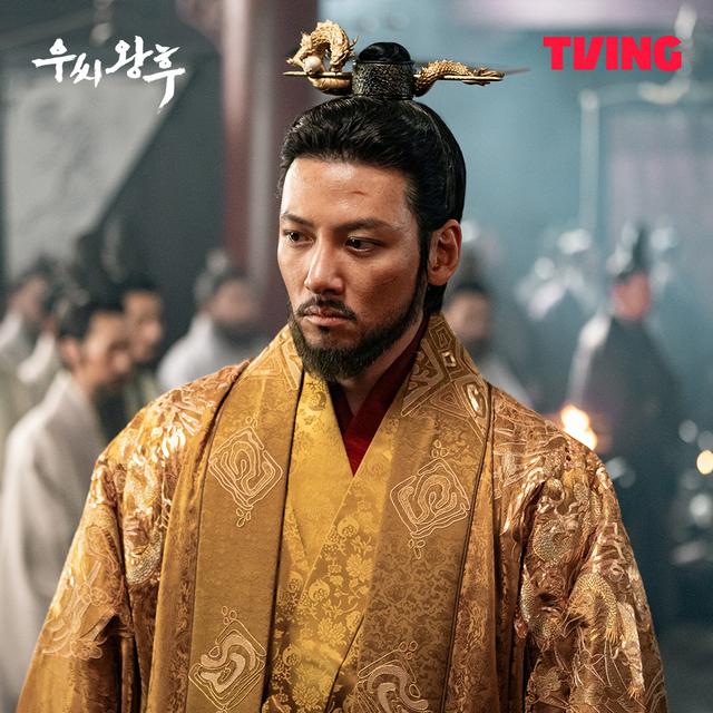 Ji Chang Wook dalam drakor Queen Woo. (TVING via Soompi)