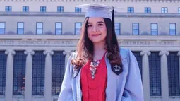 Tasya Kamila juga diketahui kuliah dengan beasiswa LPDP. Artis yang sudah terkenal sejak masih kecil tersebut meningkatkan pendidikannya di Columbia University dan berhasil meraih gelar magister. Tasya memilih jurusan Master of Public Administration dan lulus Pada tahun 2018 dengan IPK di atas 3,7. (Instagram/tasyakamila)