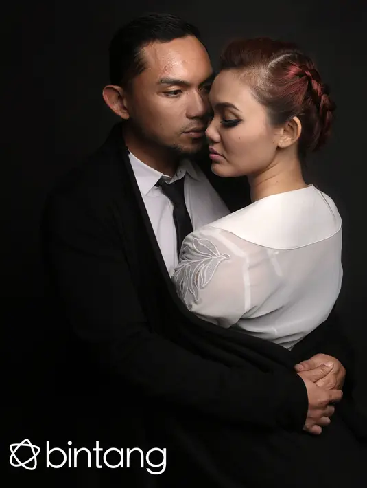 Dengan pengalamannya gagal dua kali dalam pernikahan, Rina Nose lebih berhati-hati dalam menentukan calon pendampingnya kelak. Ia tidak mau kegagalan kembali terjadi dalam kehidupannya  bersama pasangan. (Galih W. Satria/Bintang.com)