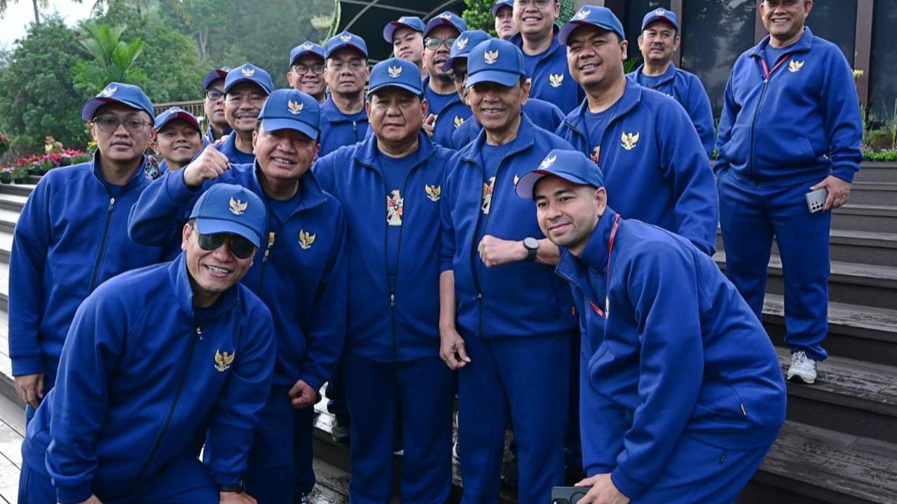 Menteri Kabinet Merah Putih Sempat Mendaki Gunung Tidar di Hari Ketiga Retreat Akmil
