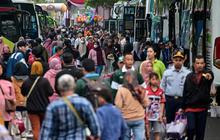 FOTO: Ribuan Warga Antusias Ikuti Program Mudik Gratis di Surabaya
