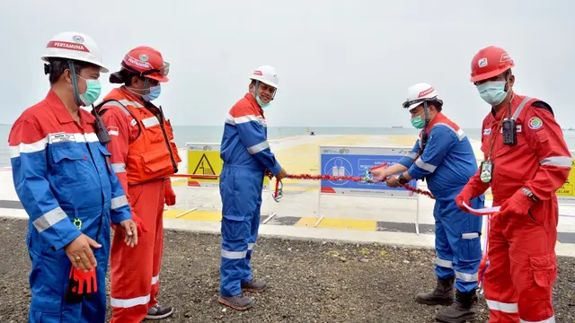 Dukung Bongkar Muat Material Revitalisasi RCC dan RDMP, Dermaga Baru Kilang Pertamina Balongan Diresmikan