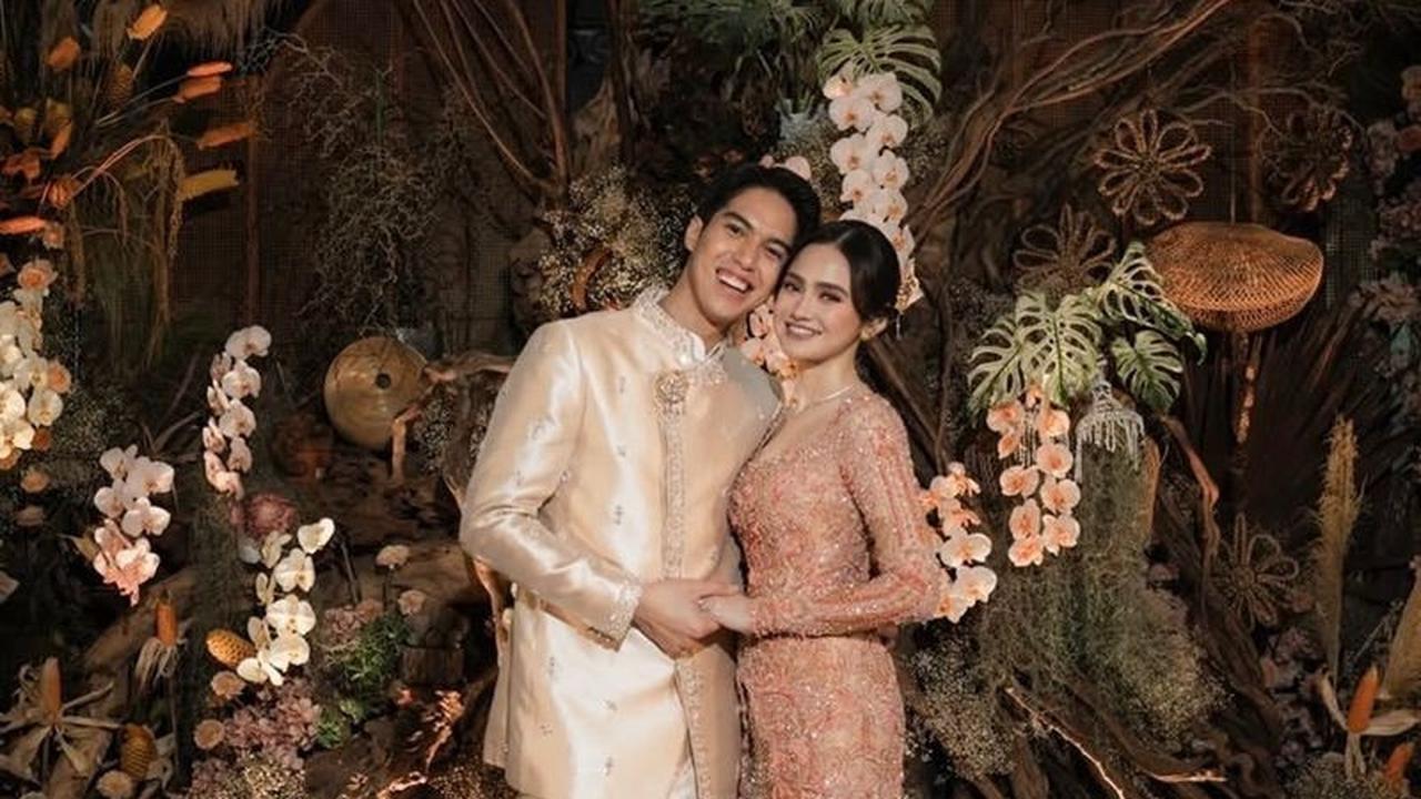 Akad Nikah El Rumi dan Syifa Hadju: Khidmatnya Nuansa Adat Jawa di Raffles Hotel Jakarta
