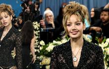 Heboh di Met Gala 2025! Lisa BLACKPINK Dikecam karena Diduga Pakai Gambar Rosa Parks di Celana Dalam