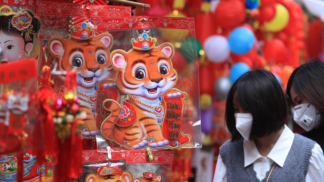 Melihat Persiapan Warga Vietnam Jelang Perayaan Imlek