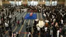 Abdullah Ahmad Badawi menggantikan Mahathir Mohamad yang mengundurkan diri setelah 22 tahun berkuasa. (Mohd RASFAN/AFP)