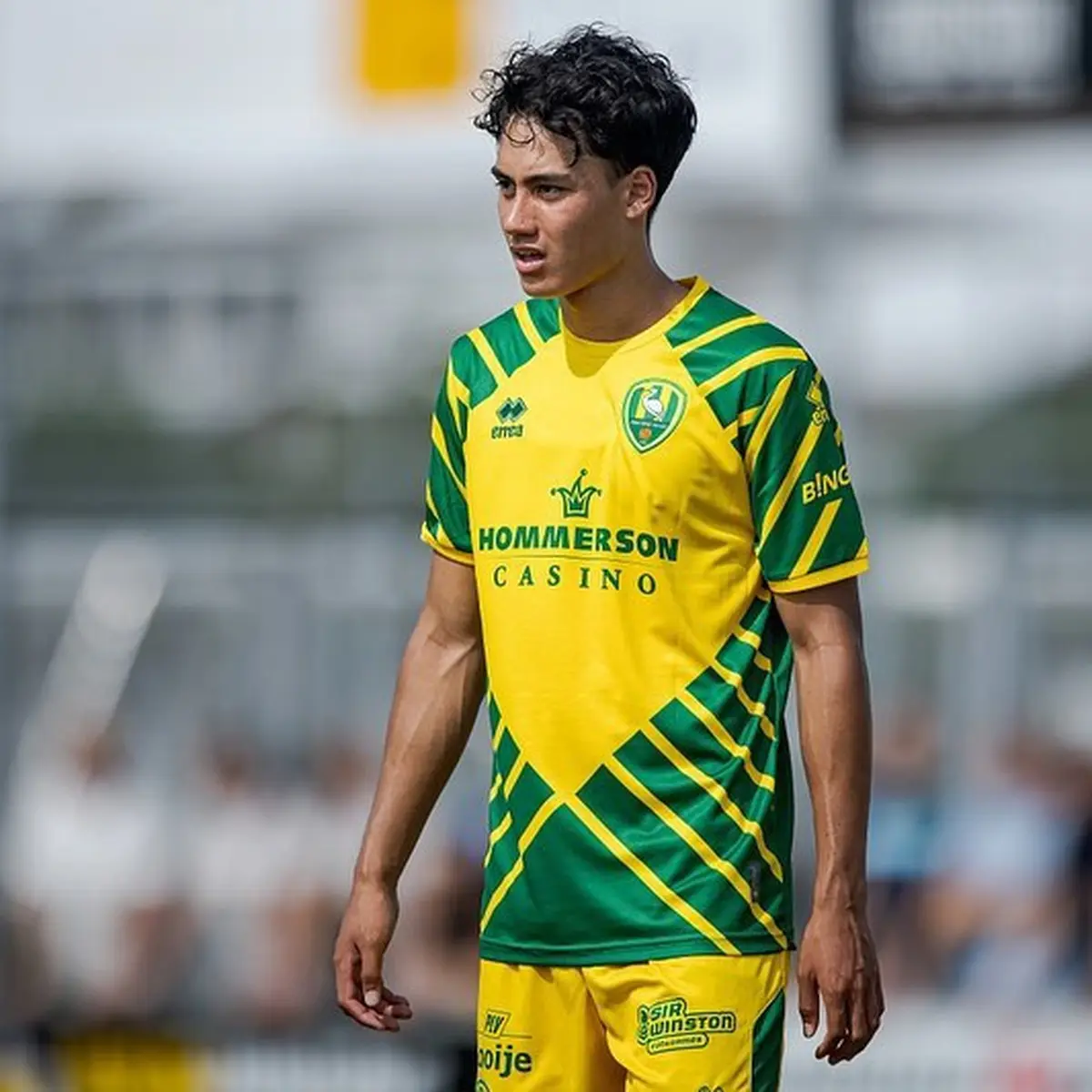 Bahagianya Rafael Struick Usai Pindah dari ADO Den Haag ke Brisbane Roar: Pakai No 7, Tidak Sabar untuk Bermain! - Indonesia Bola.com