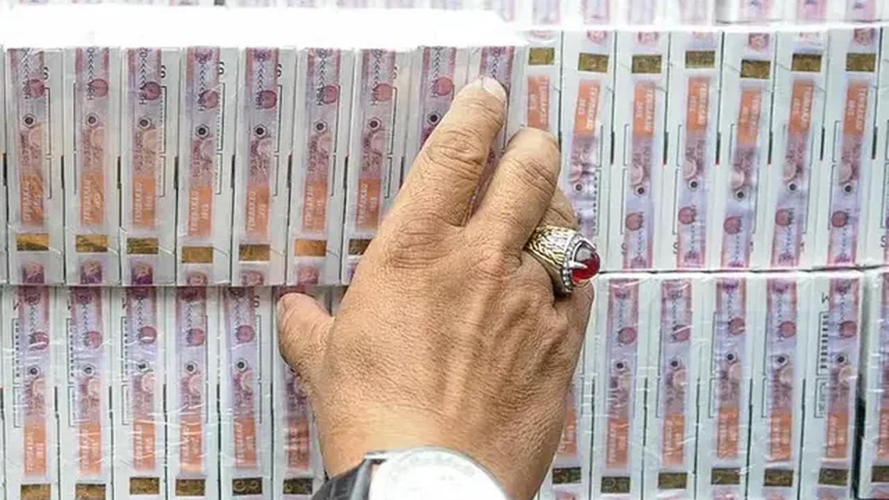 "Jika mampu mengurangi atau menghapus konsumsi rokok, saya yakin semakin banyak masyarakat yang keluar dari garis kemiskinan," ujar Gunawan kepada Antara di Medan.