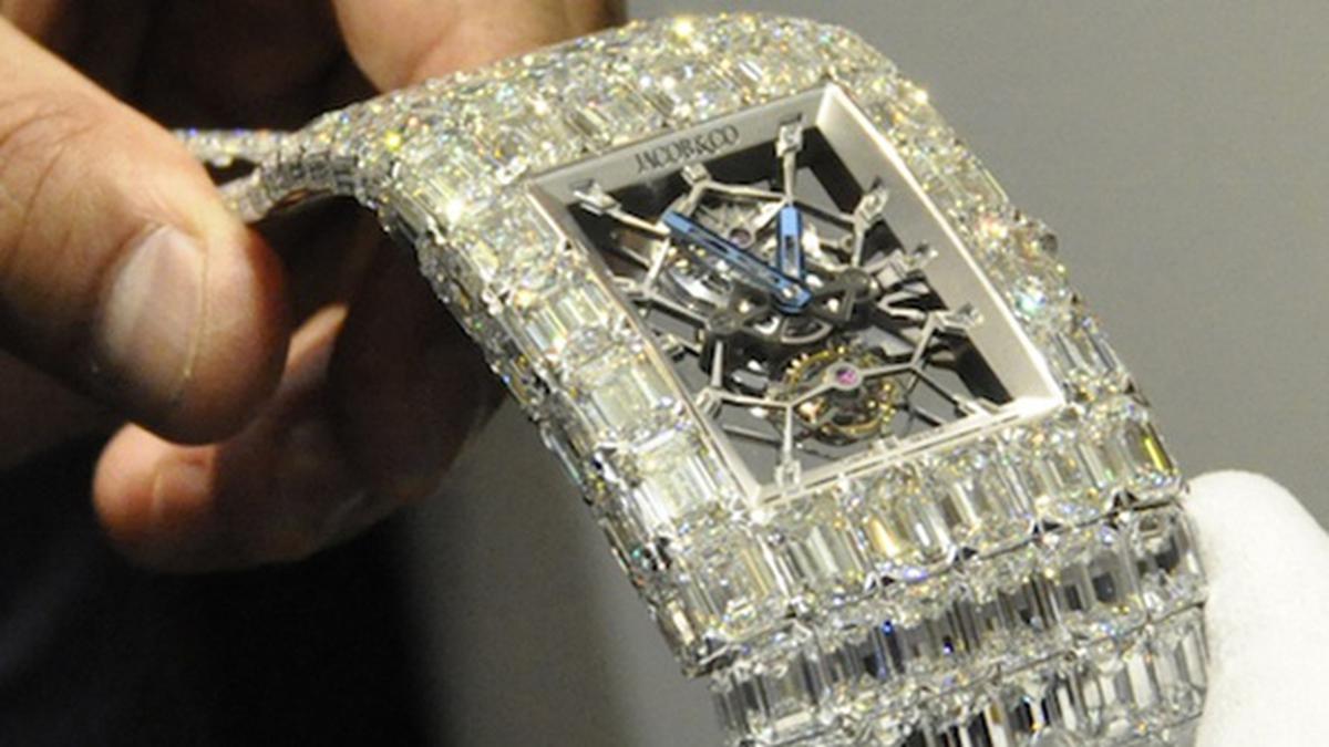 Sengketa Jam Tangan Mewah Senilai 80 Miliar Rupiah, Pengadilan Memenangkan Konsumen