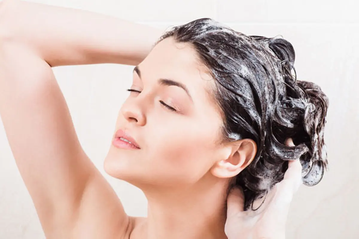 Trik Hilangkan Rambut Lepek dan Gatal Saat Mudik
