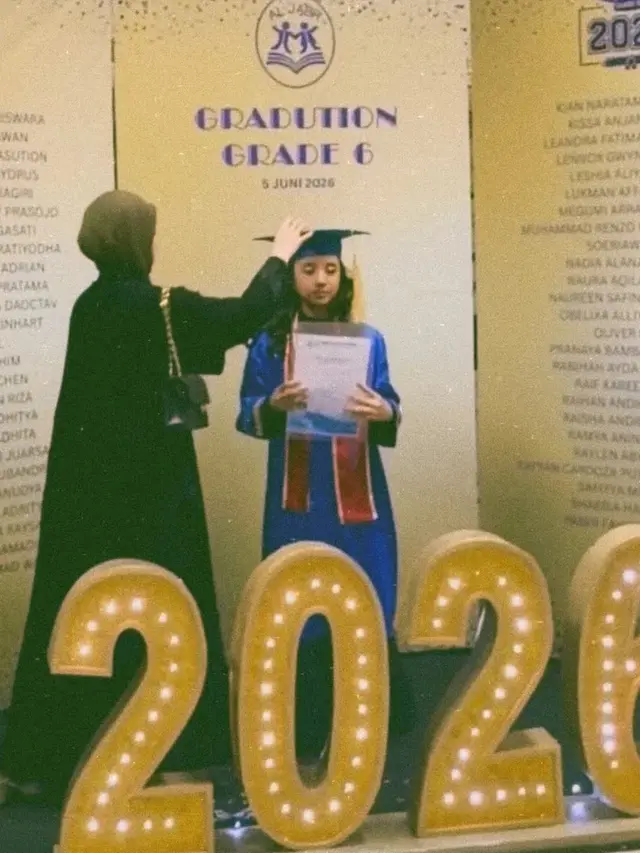 Natasha Rizky Hadiri Wisuda Putri Sulung. [@natasharizkynew]