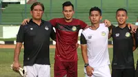 Pelatih kiper, Benny van Breukelen, saat masih menangani Tira Persikabo. (Bola.com/Aditya Wany)