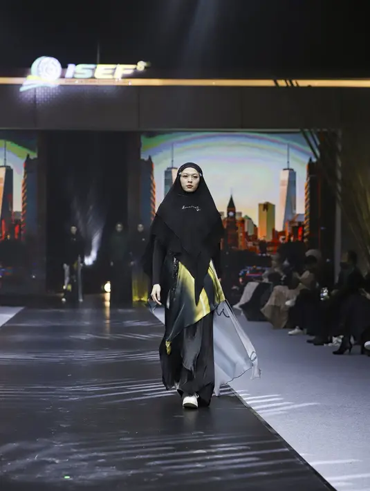 Total ada 797 looks karya perancang mode Indonesia dan anggota Industri Kreatif Syariah Indonesia (IKRA) sektor fashion dan aksesoris.(dok/ISEF2021).