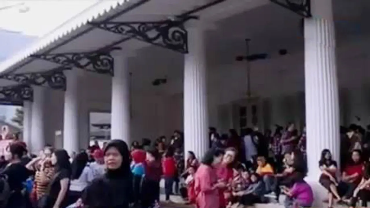 Warga DKI Masih Antusias Temui Agok Langsung di Balai Kota