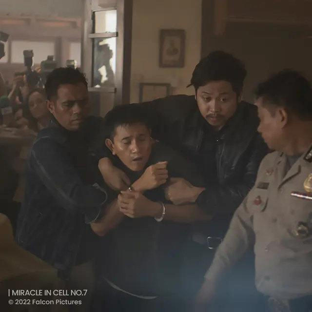 Resensi Film Miracle In Cell No. 7: Ayah Janji Besok Pulang, Tapi Malah