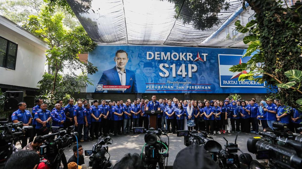 "Saya juga mengajak kita semua untuk bersyukur, karena Allah SWT masih sayang kepada kita. Bisa jadi, ini adalah cara Tuhan untuk menyelamatkan kita dari hal-hal yang lebih buruk," <br>