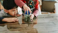 Ajarkan Anak Mengatur Uang Sejak Dini, Mulai dari Bedakan Kebutuhan dan Keinginan