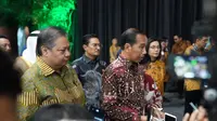 Presiden Joko Widodo bersama Menteri Koordinator Bidang Perekonomian Airlangga Hartarto dalam acara Festival Lingkungan, Iklim, Kehutanan dan Energi Baru Terbarukan (LIKE) 2, Jumat (9/8/2024) (Istimewa)
&nbsp;