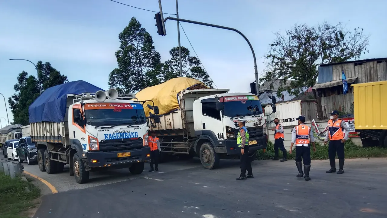 Truk Tanah