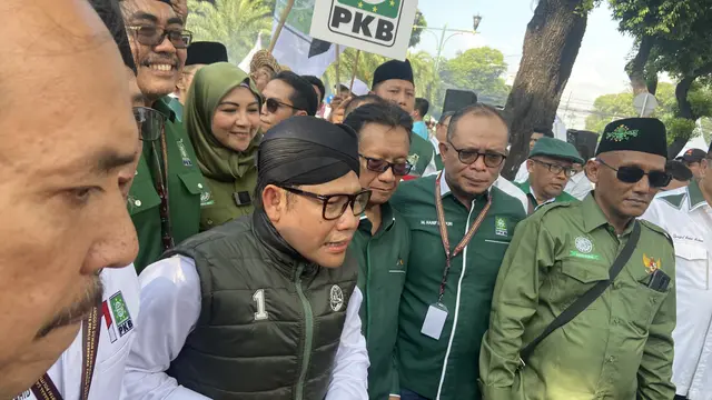 Ketua Umum Partai Kebangkitan Bangsa (PKB) Muhaimin Iskandar atau Cak Imin tiba di KPU untuk mendaftarkan bakal caleg Pemilu 2024, Sabtu (13/5/2023).