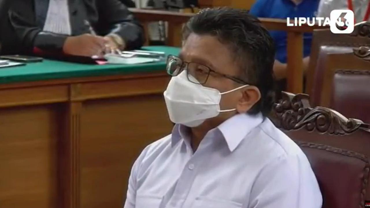 Ekspresi wajah Ferdy Sambo datar, saat Jaksa Penuntut Umum di Pengadilan Jakarta Selatan meminta majelis hakim menjatuhkan hukuman penjara seumur hidup pada mantan Eks Kadiv Propam Polri tersebut.