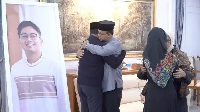 Doakan Eril, Ini 6 Artis dan Tokoh yang Bertakziah ke Kediaman Ridwan Kamil