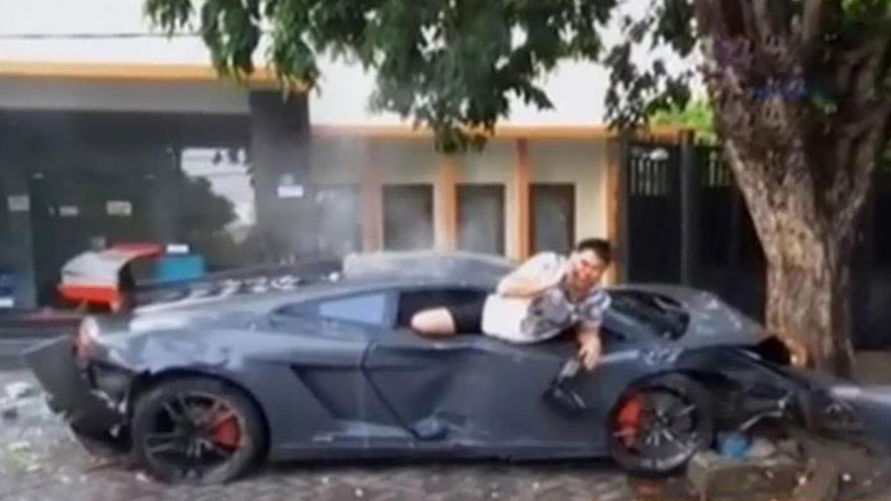 VIDEO: Detik-detik Pasca-Lamborghini Maut Seruduk Warung Jamu