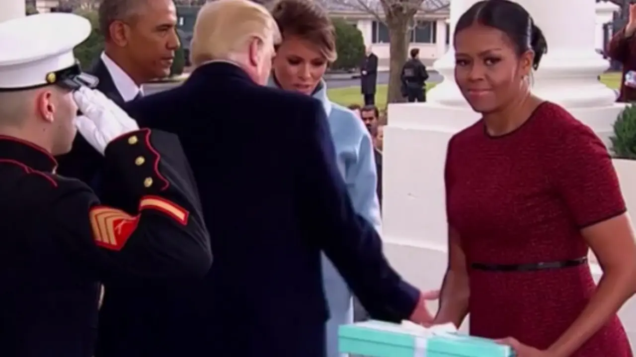 Ini ekspresi Michelle Obama setelah menerima hadiah dari Melania Trump